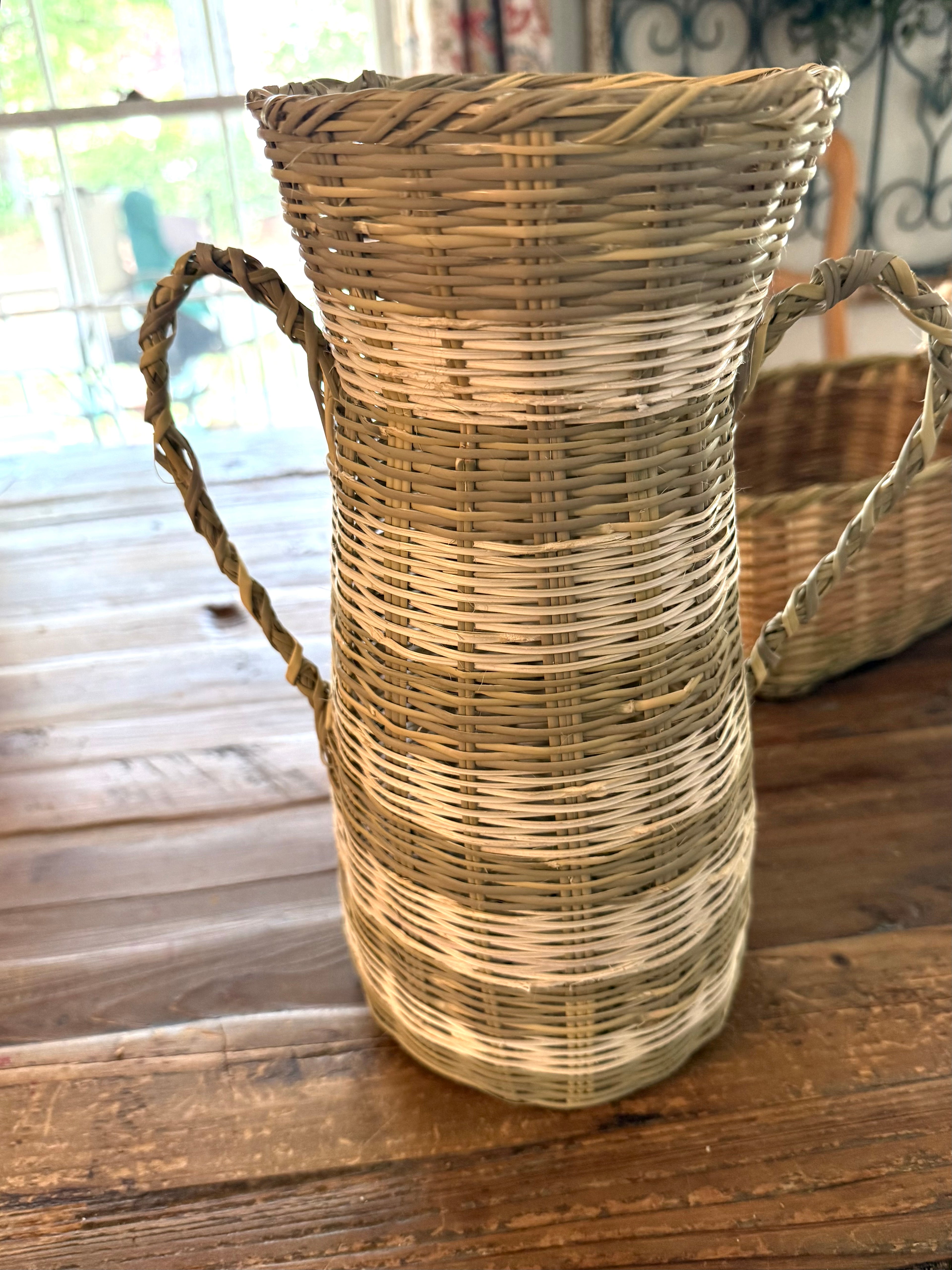 Handmade Wicker Vase ✨ Rustic Elegance”